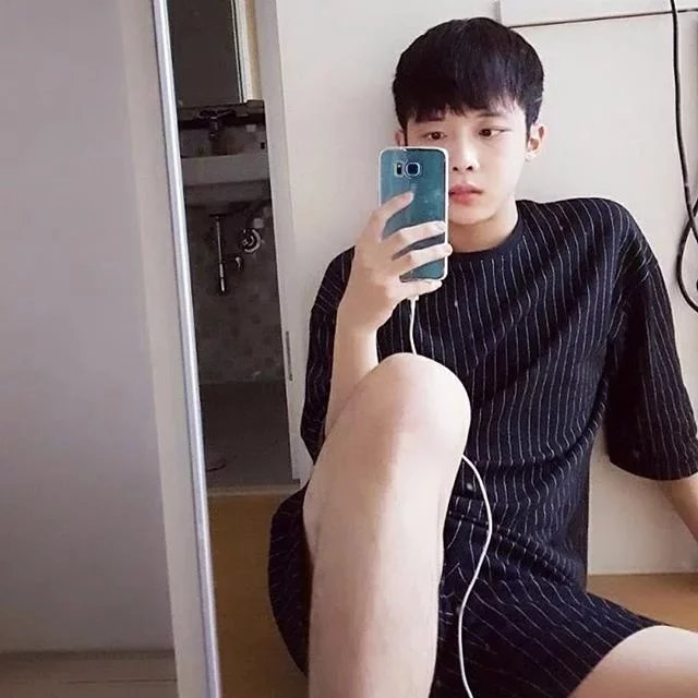 都政群鸣
