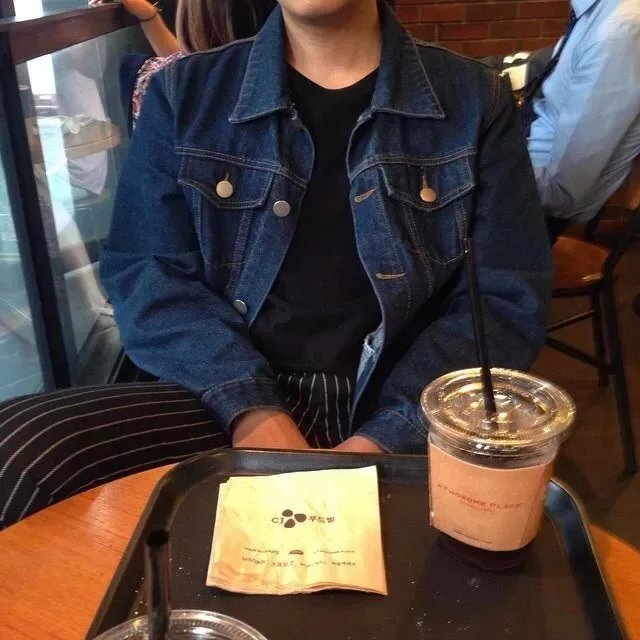 包飞华琛