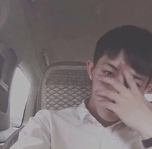 曲初旭罡